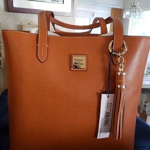 DOONEY Hadley Natural with Sammi Tassel Saffiano